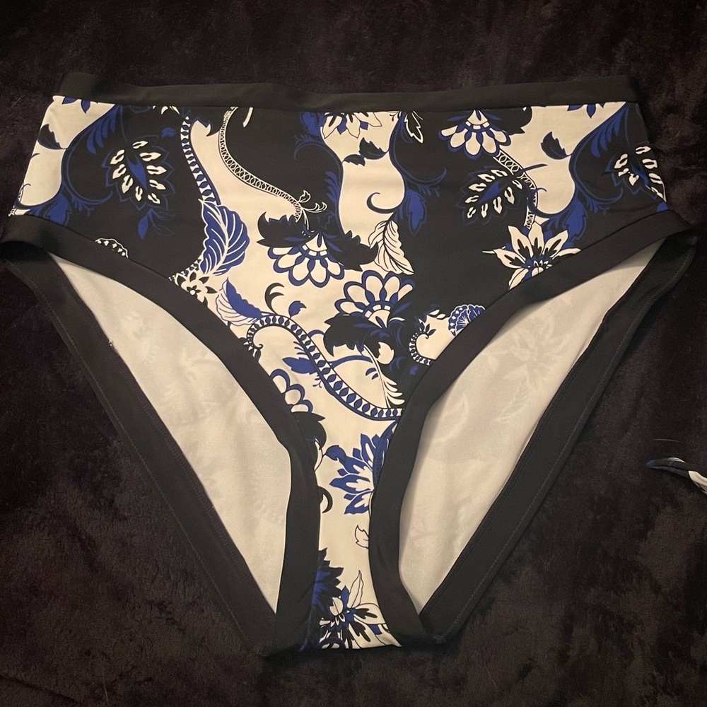 la Vie en Rose - NEW Paisley Criss-cross Triangle Bikini top & high cut bottoms - Picture 8 of 10